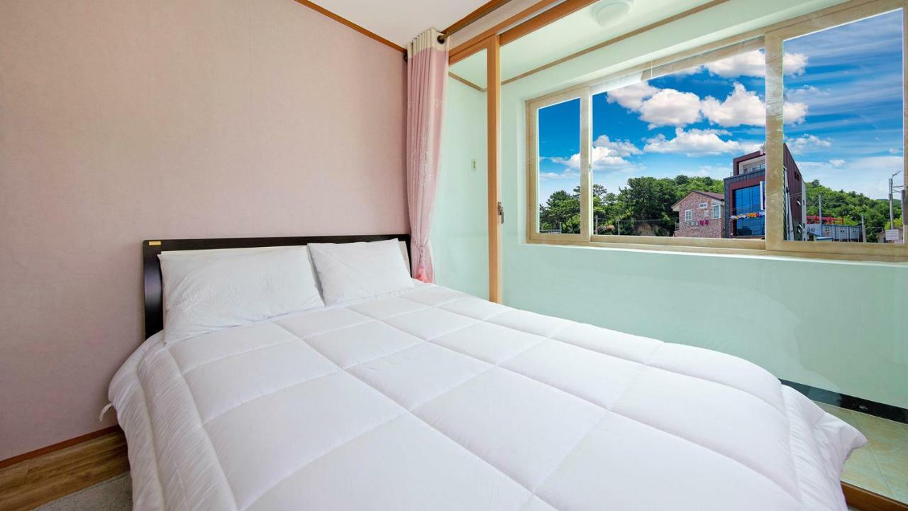 Samcheok Sol Beach Pension Eksteriør bilde