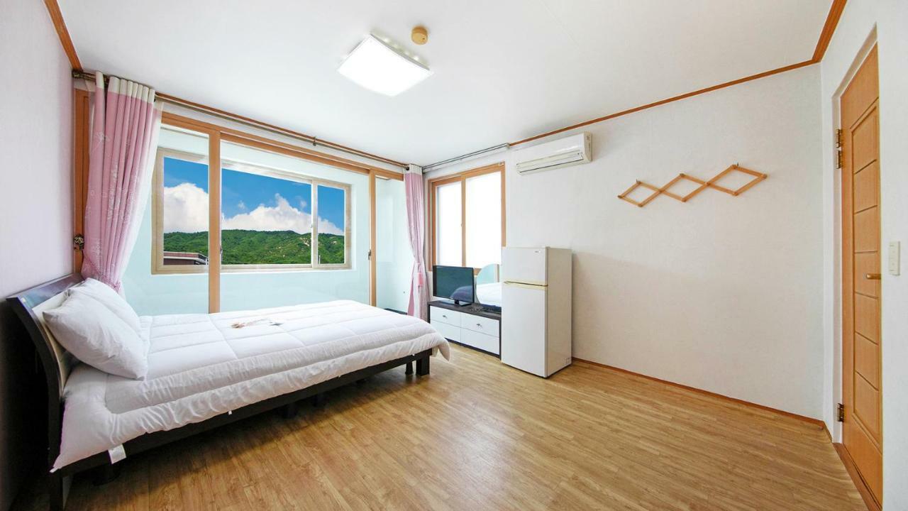 Samcheok Sol Beach Pension Eksteriør bilde