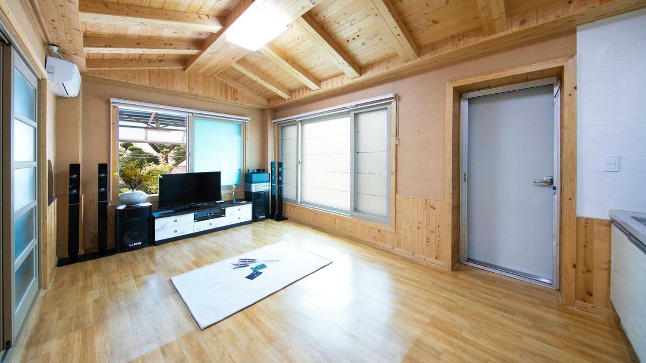 Samcheok Sol Beach Pension Eksteriør bilde