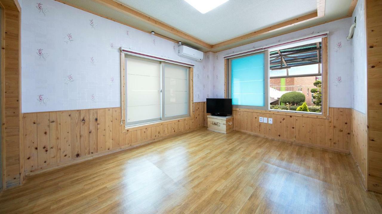 Samcheok Sol Beach Pension Eksteriør bilde